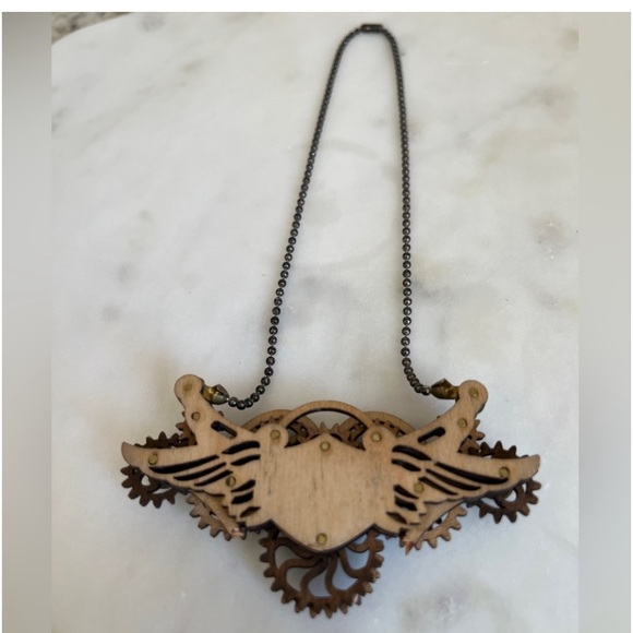 GREEN TREE Steampunk
Wooden Gear Necklace Oil
Diffuser Winged Kinetic Wood - Picture 7 of 12